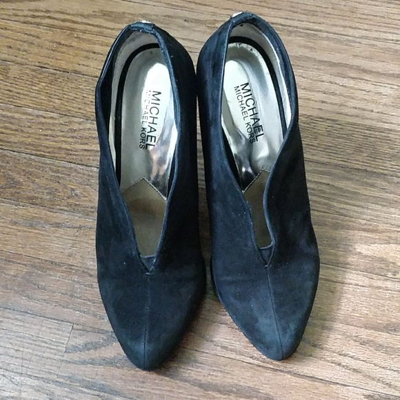 Guc Michael kors suede booties 4"heel